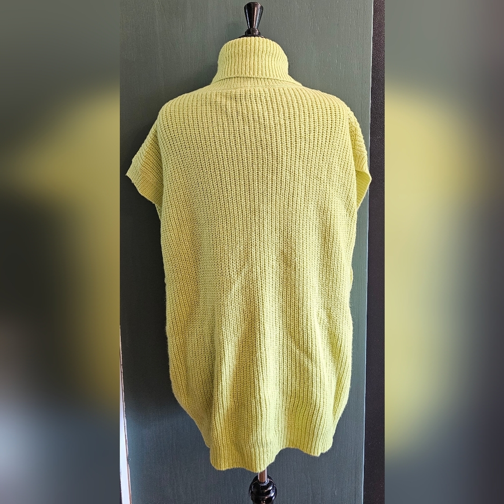Tuzzi Knit Sweater Vest - Picture 4 of 6